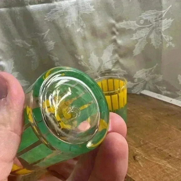 Vintage Set of 2 Yellow and Green Dominion Juice Glasses - Picture 2 of 3